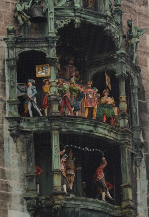The Glockenspiel, 11am at the Marienplatz