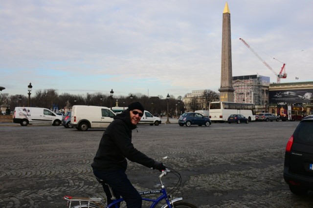 Getting set for the last corner into the Champs Elysee!